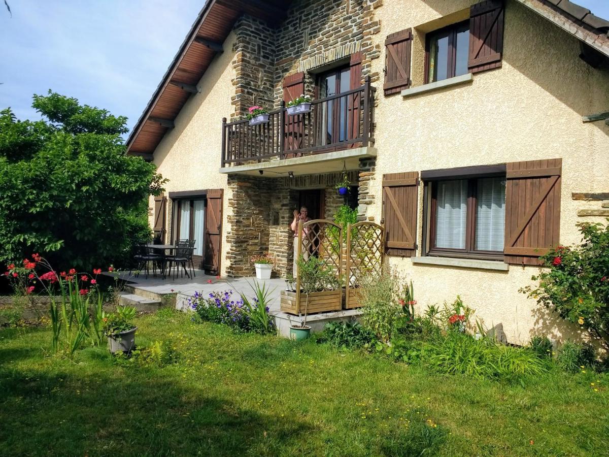 Les Ecureuils Bed & Breakfast Revin  Luaran gambar