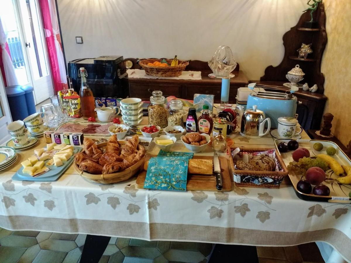Les Ecureuils Bed & Breakfast Revin  Luaran gambar